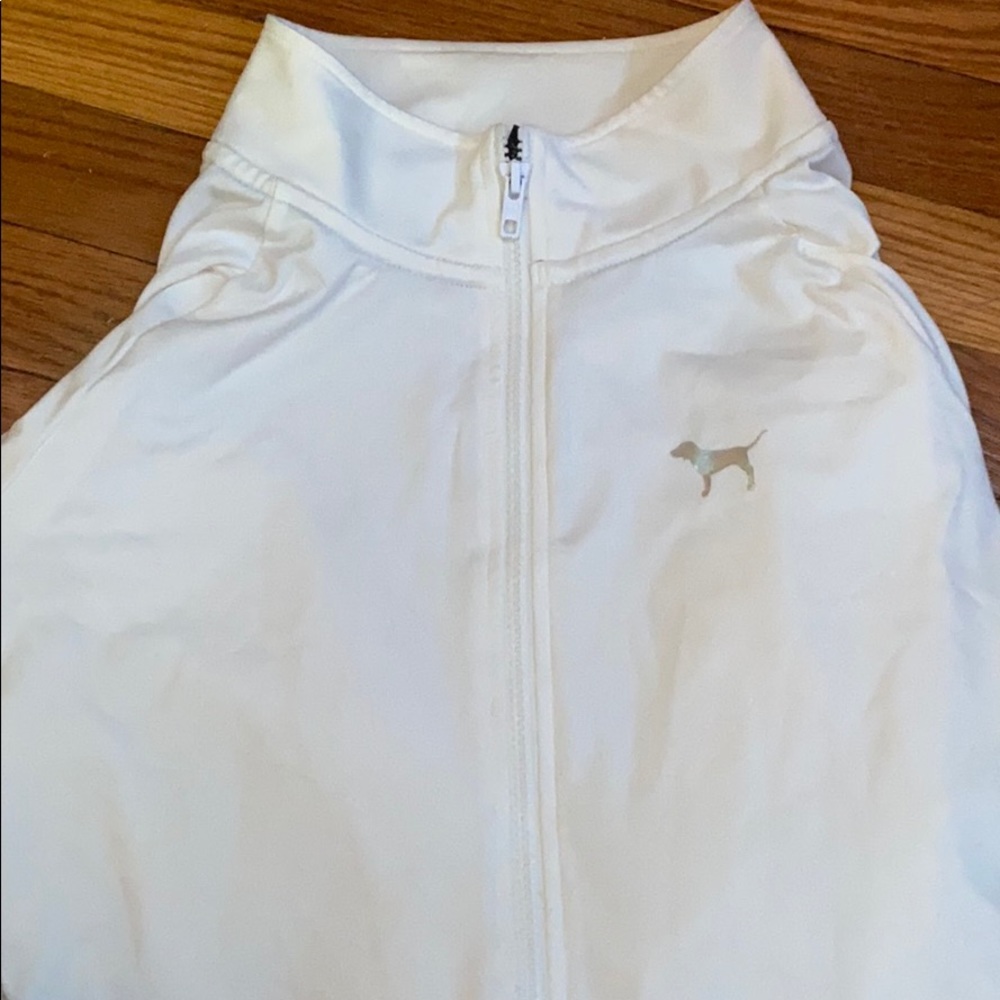 Long sleeve athletic top